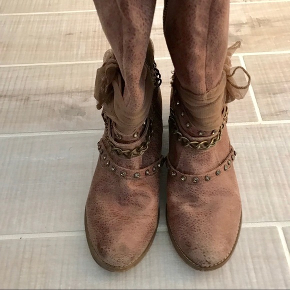 Detailed Riding Boots - Picture 5 of 5